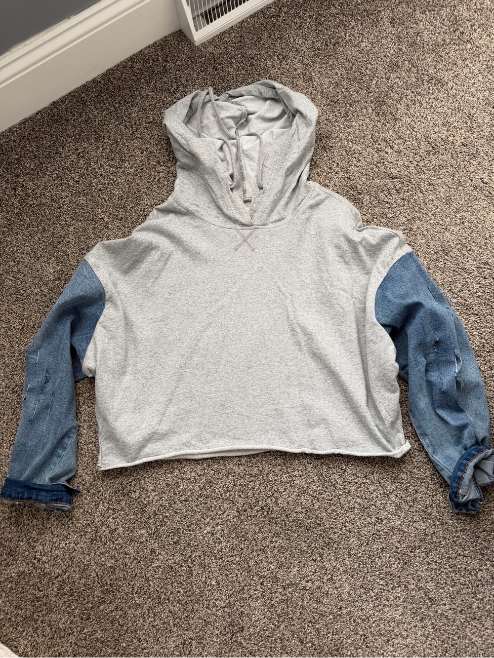 Women’s crop lightweight Sweatshirt